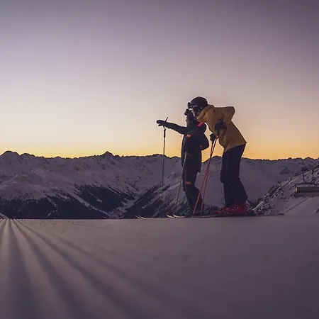 Hotel Ochsen 2 By Mountain