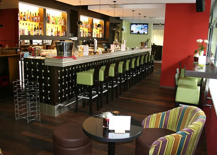 Готель Ochsen 2 By Mountain 3*