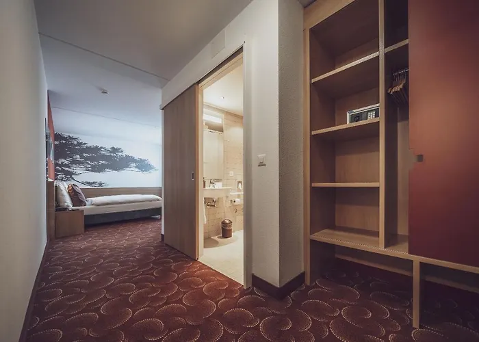 Готель Ochsen 2 By Mountain