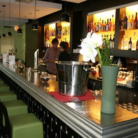 Hotel Ochsen 2 By Mountain